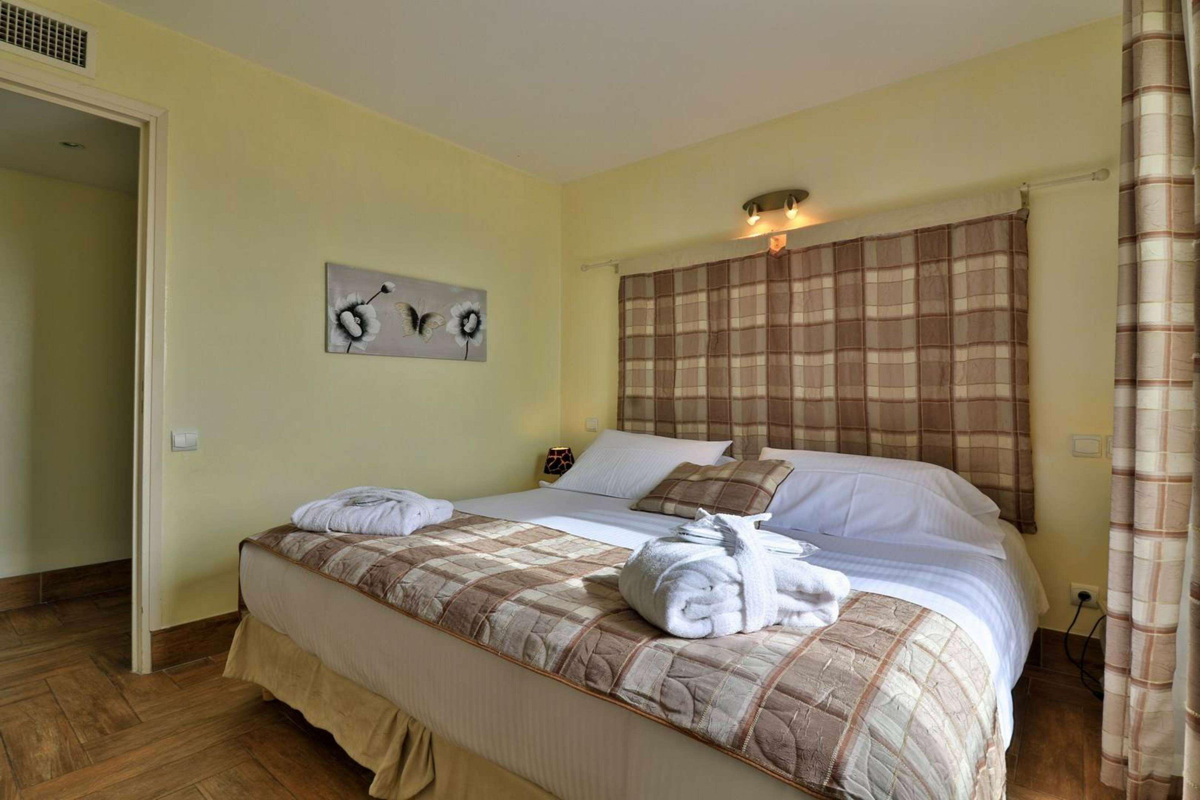Hotel Sanary, Soleil Et Jardin - Renovation Hiver 2024-25 Luaran gambar