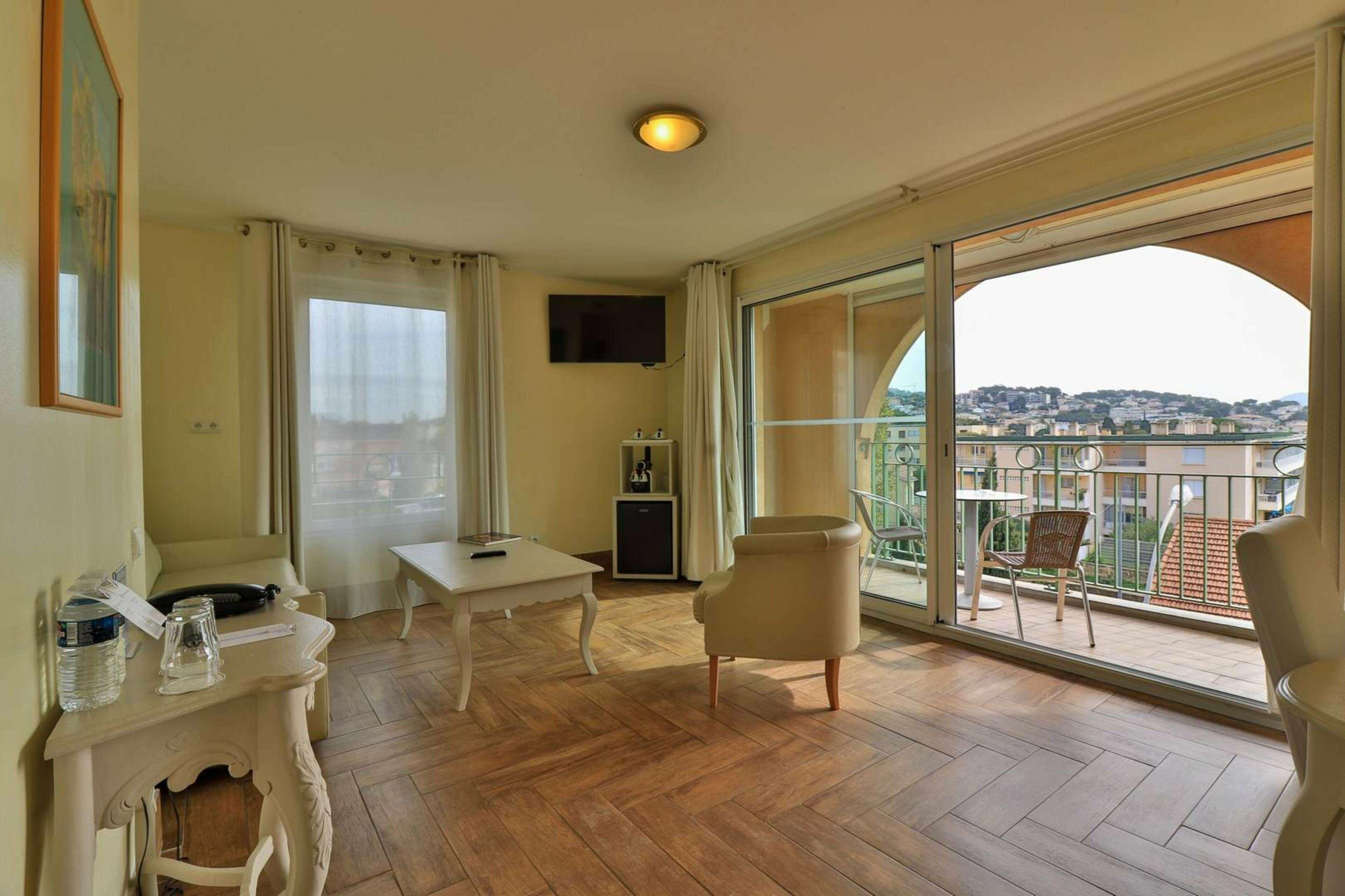 Hotel Sanary, Soleil Et Jardin - Renovation Hiver 2024-25 Luaran gambar